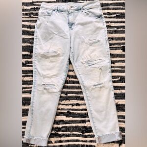 Maurices Mjeans, Light Blue Distressed Women Jeans